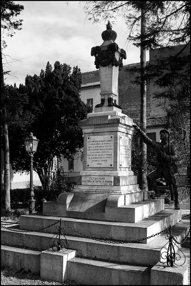 Caltavuturo, Monumento ai Caduti (War memorial)