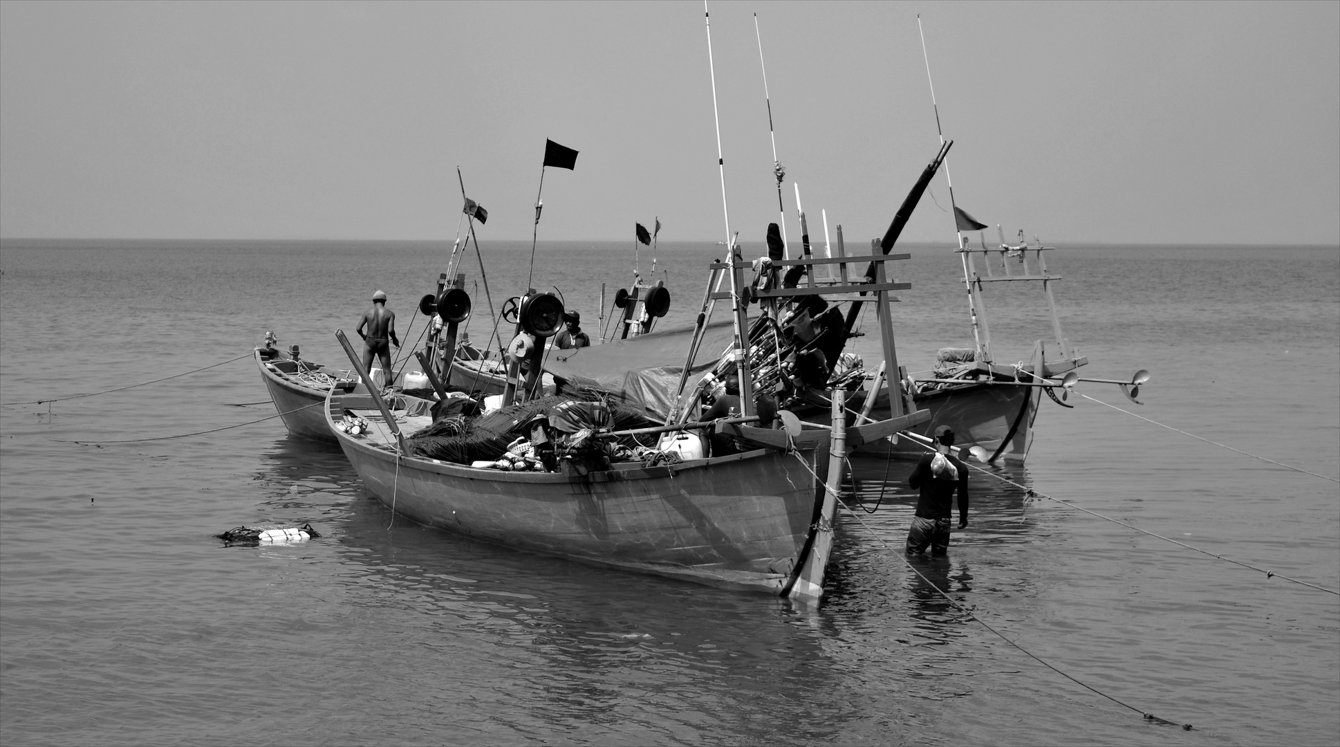 Cambodge , départ de pêche de nuit