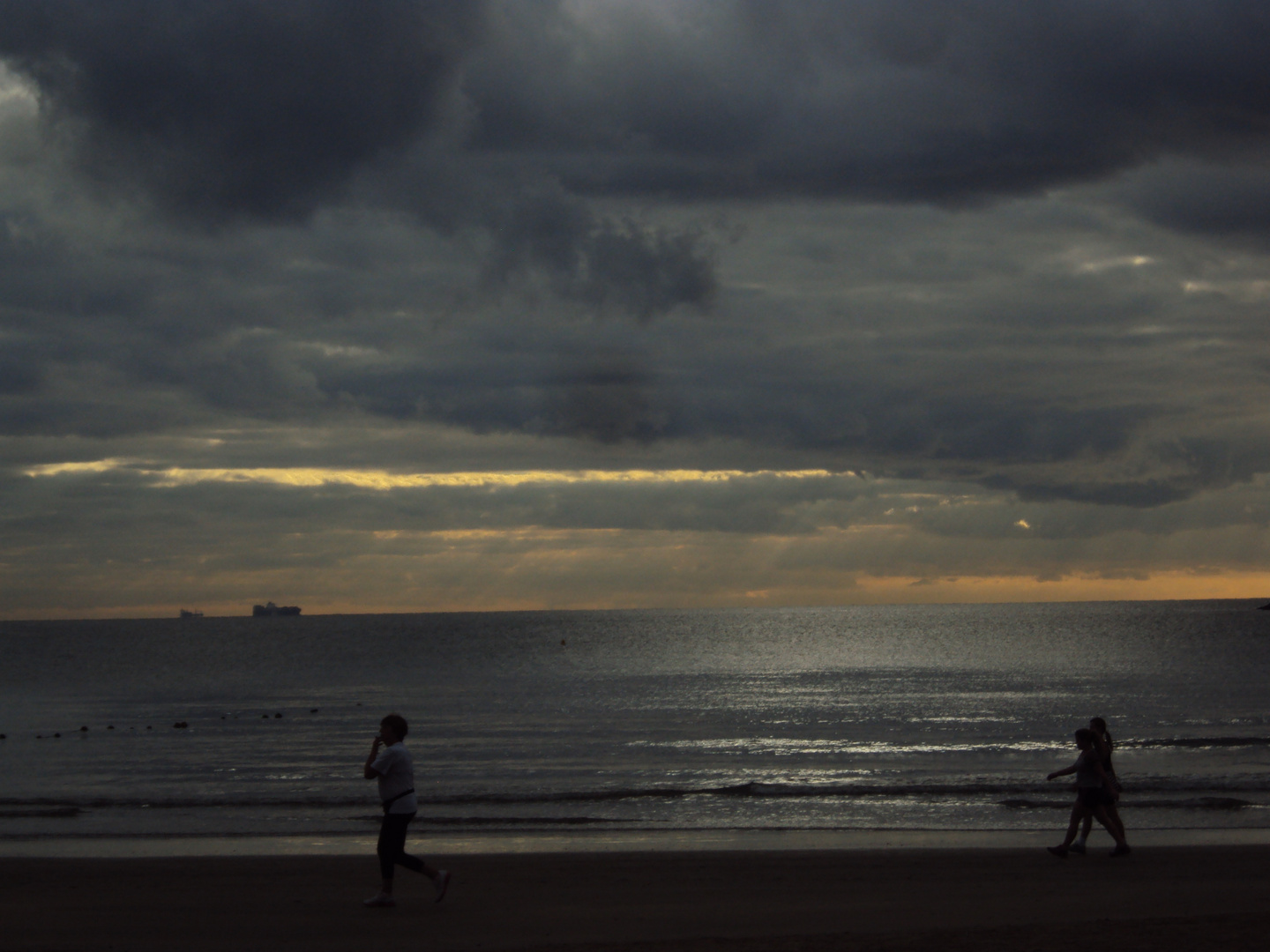 CAMBORIU 2013 AMANECER OSCURO - BRASIL