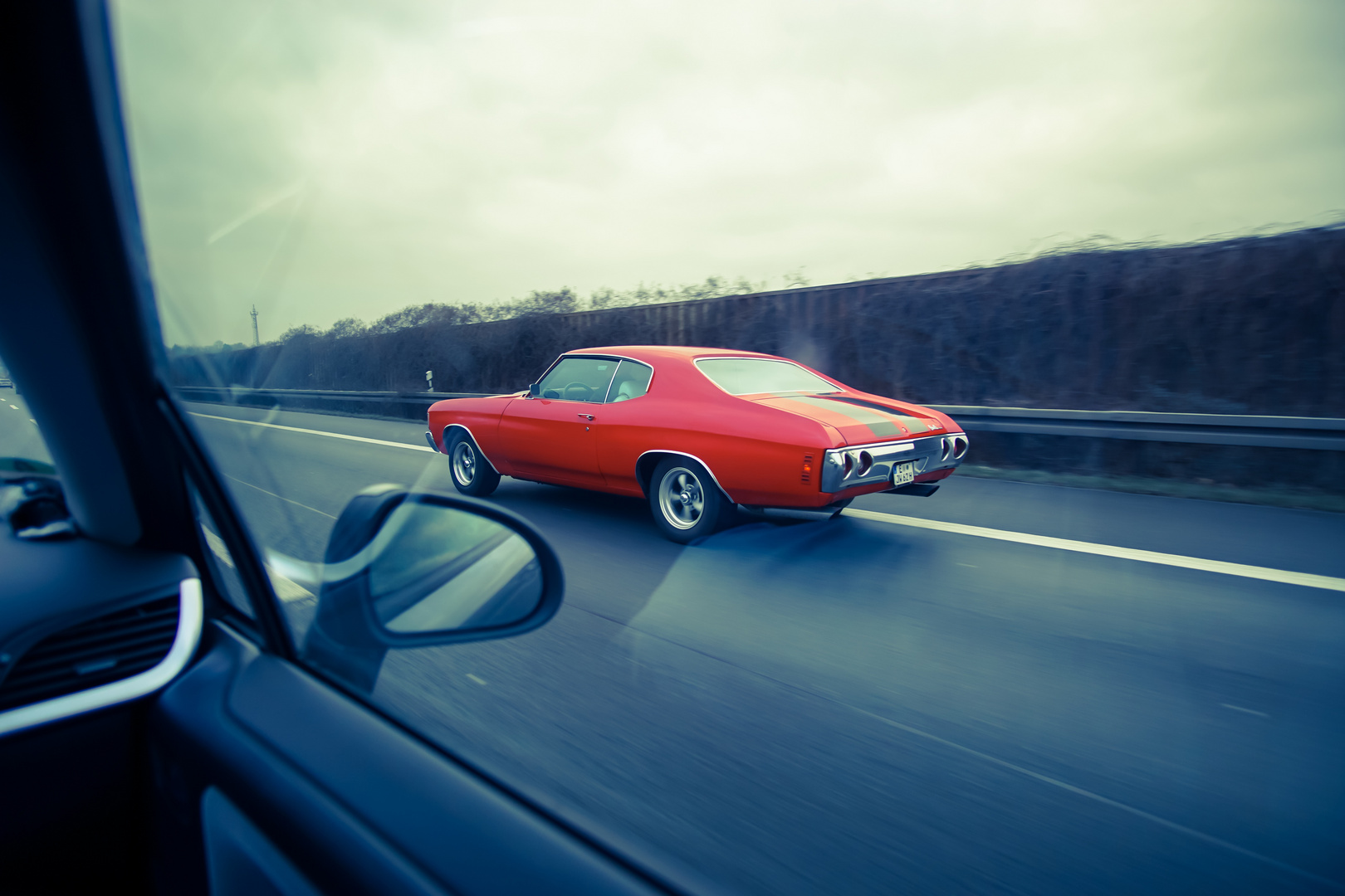 Camero in red 