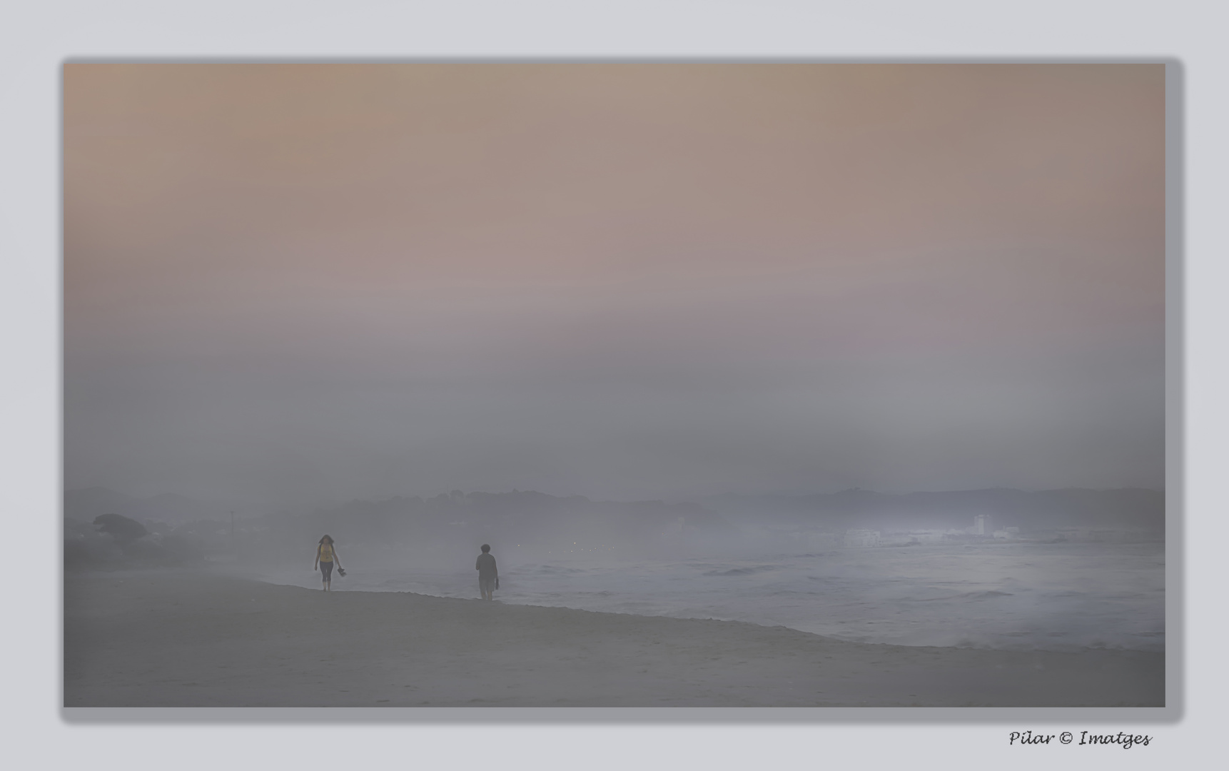 Caminando entre la niebla (Color)