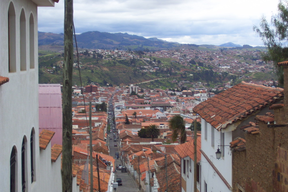 CAMINANDO POR SUCRE