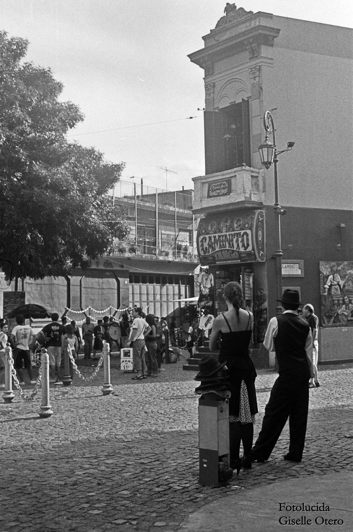 Caminito que el tiempo ha borrado...