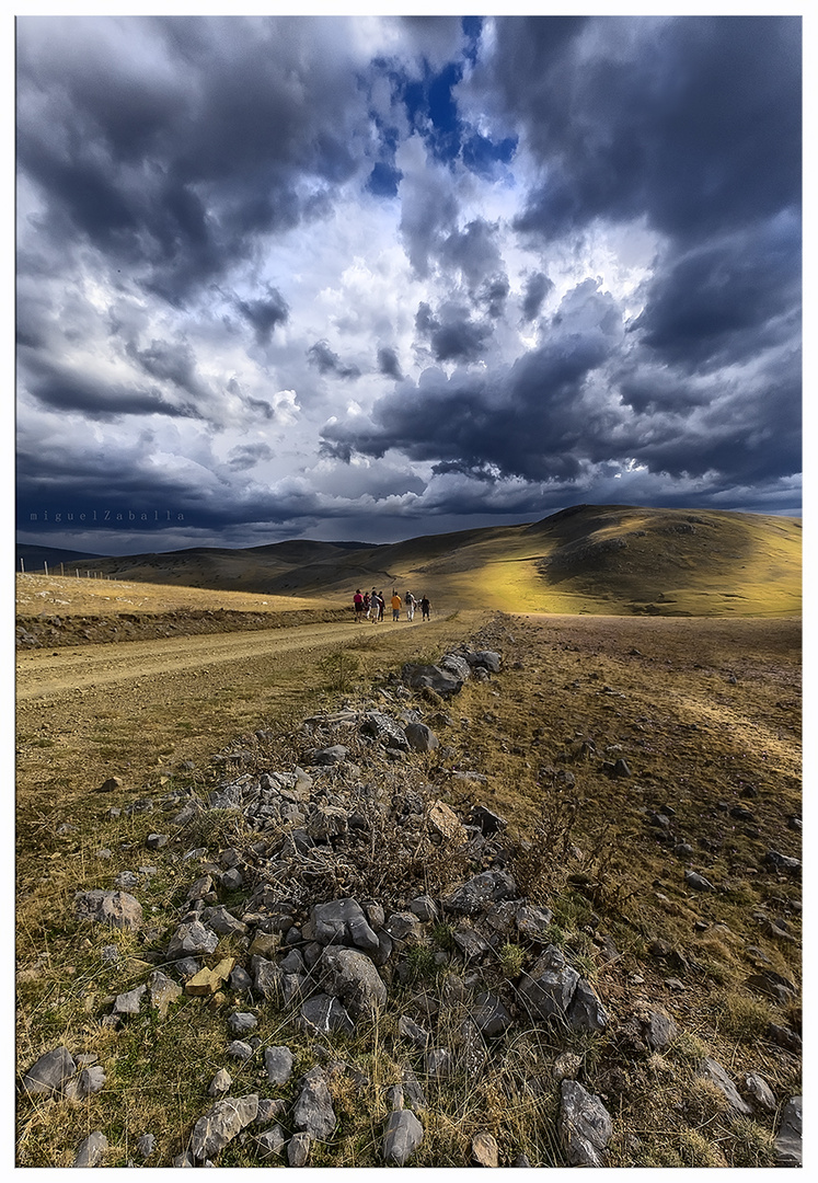 Camino a la tormenta