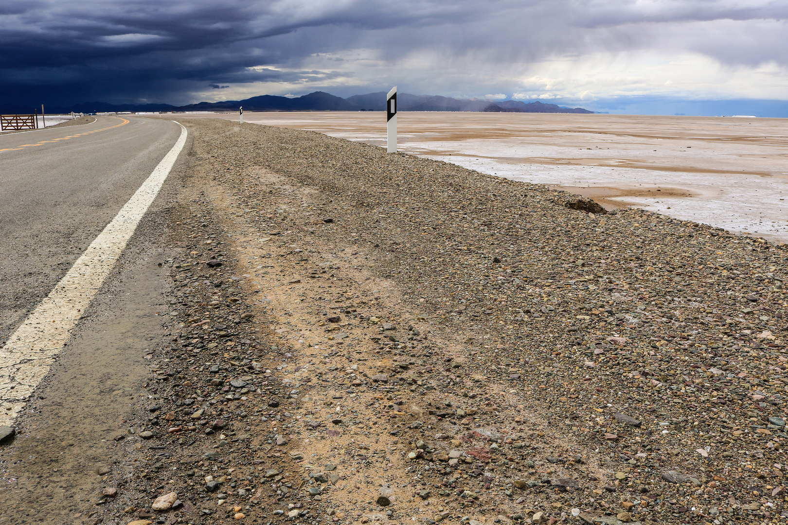 camino a las Salinas Grandes