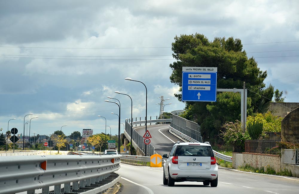 Camino a Selinunte ( Sicilia )