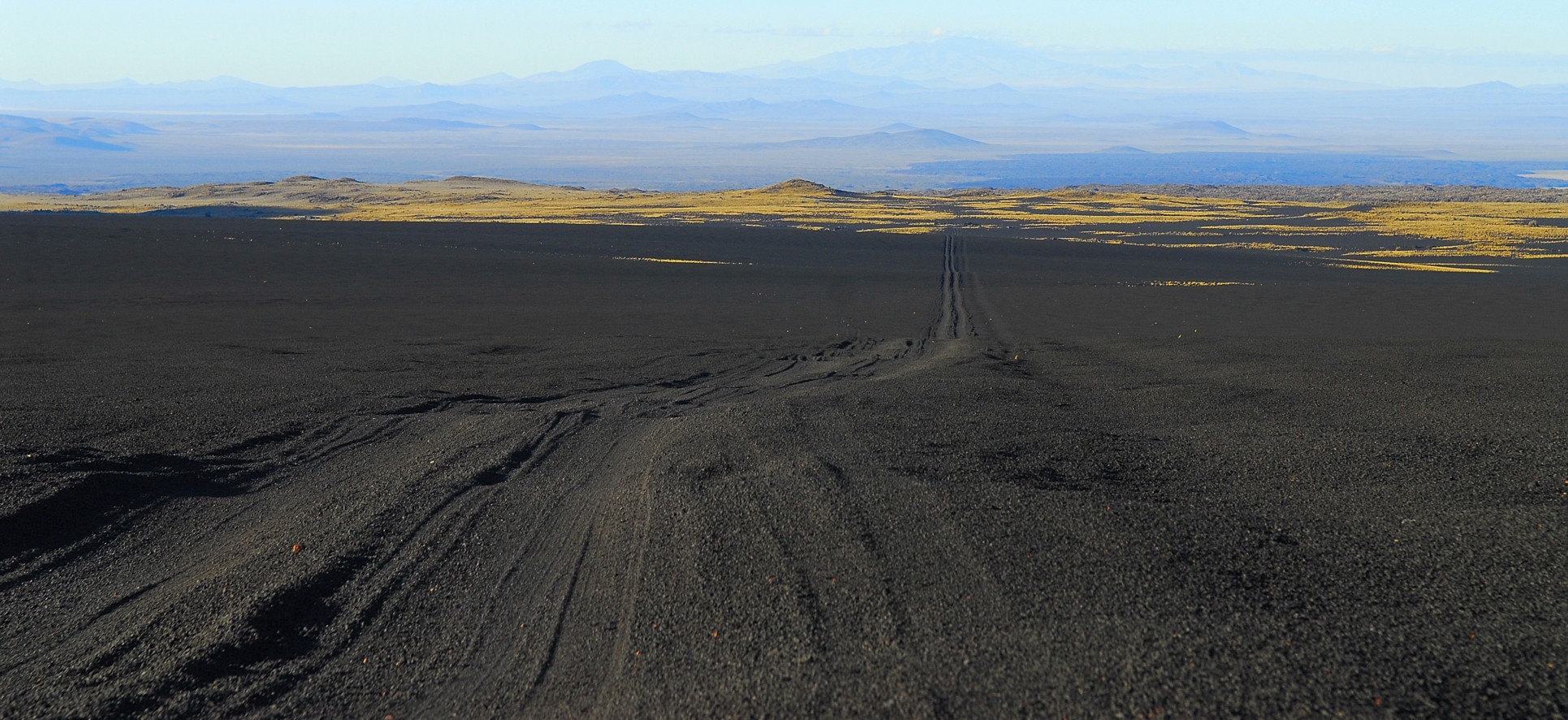 Caminos por la Payunia