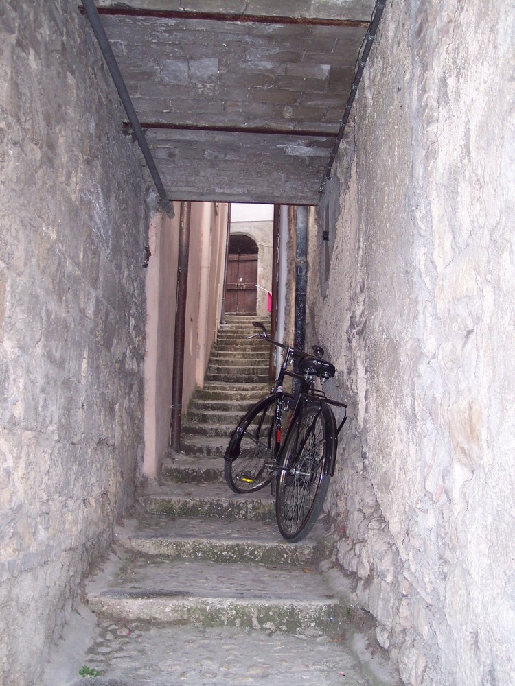 CAMMINANDO TRA I VICOLI DEL LAGO DI PIEDILUCO