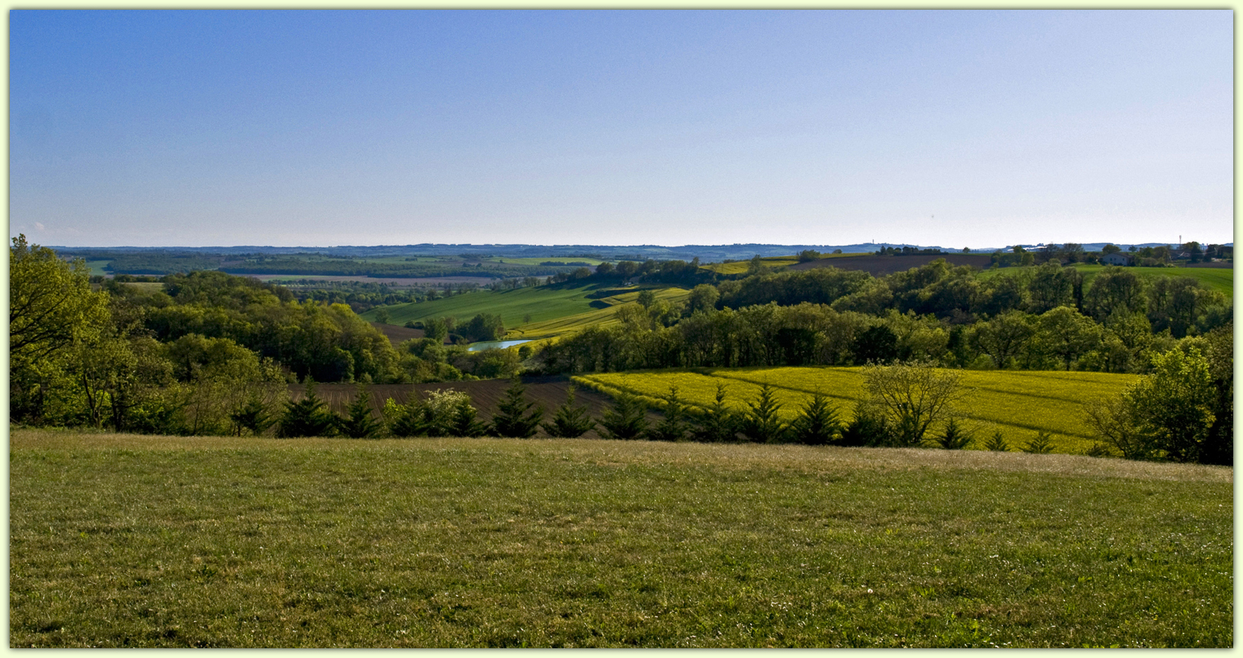 Campagne gersoise au printemps