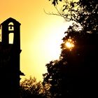 campanile al tramonto