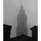 CAMPANILE AVVOLTO NELLA NEBBIA