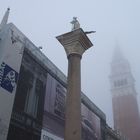 Campanile di San Marco im Hochnebel