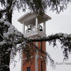 Campanile innevato