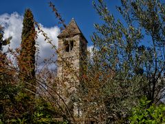 Campanile nel verde