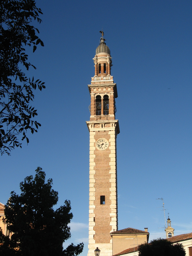 Campanile Santa Sofia