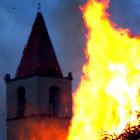 Campanile tra le fiamme