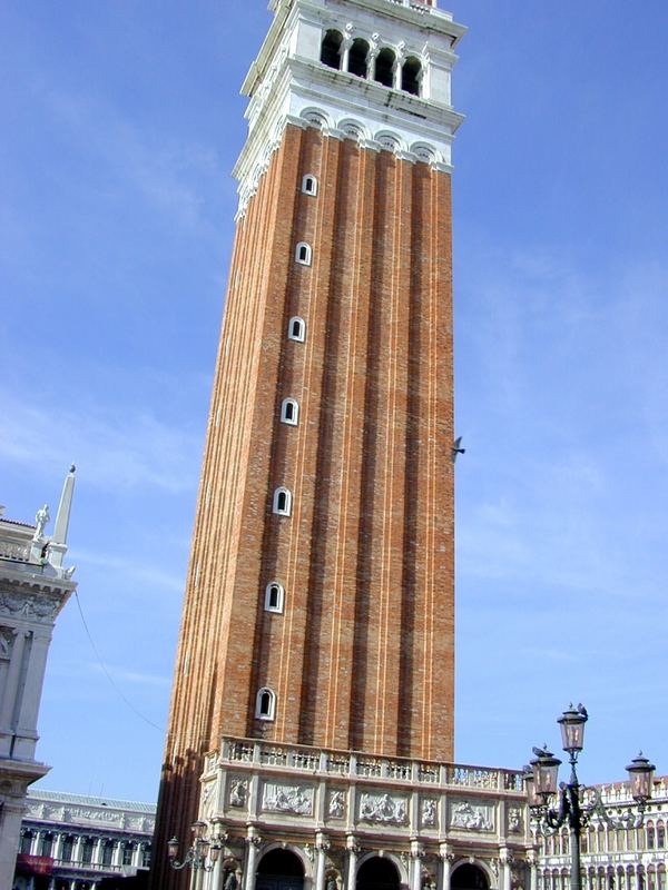 Campanille auf der Piazza San Marco