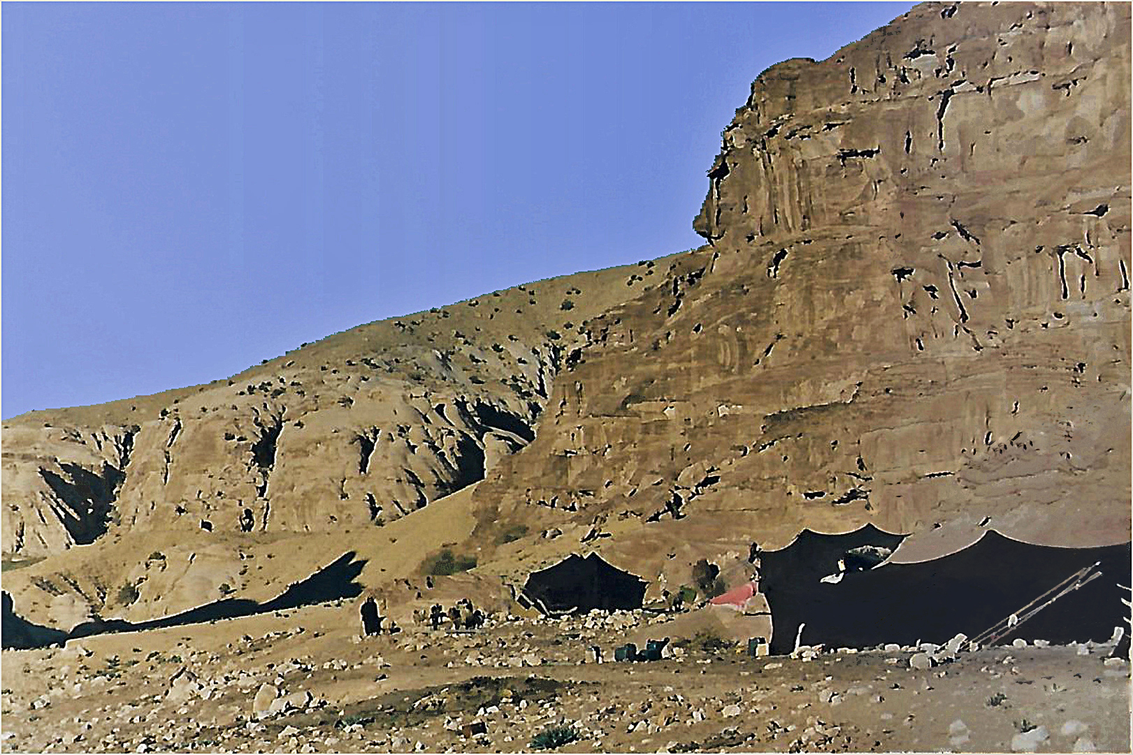 Campement de bédouins dans la vallée sous Taybeh