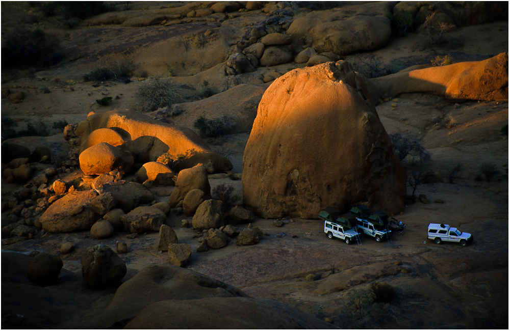 Campground an der Spitzkoppe im Morgenlicht.