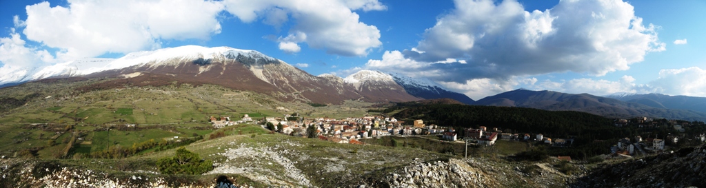 Campo di Giove e il Monte Maiella