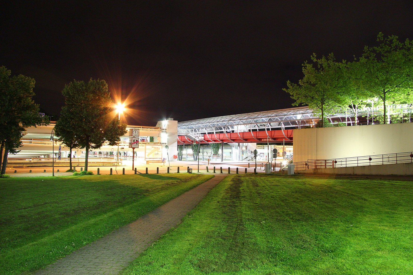 Campus der Universität Bielefeld bei Nacht