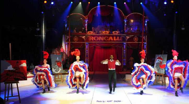 Can Can Ballett im Zirkus RONCALLI THEATER.