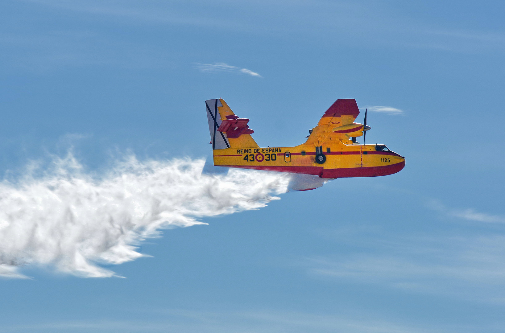 Canadair CL-215