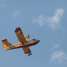 Canadair nei cieli di Viareggio