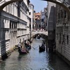 canal en venezia