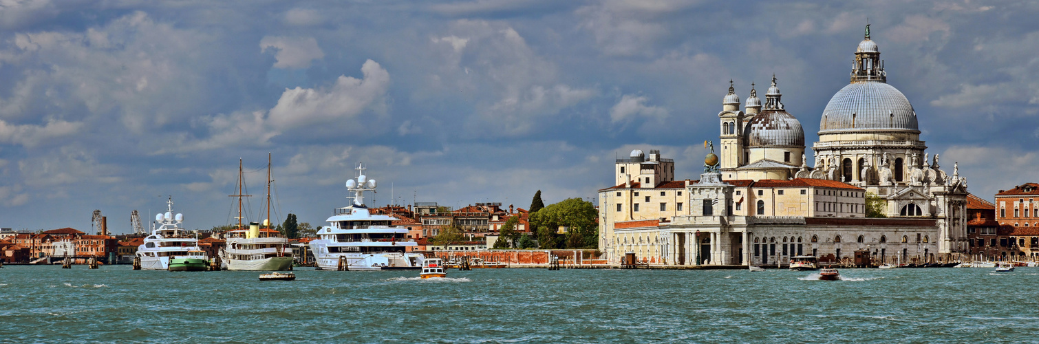 Canal Grande, bekannteste Wasserstraße der Metropole