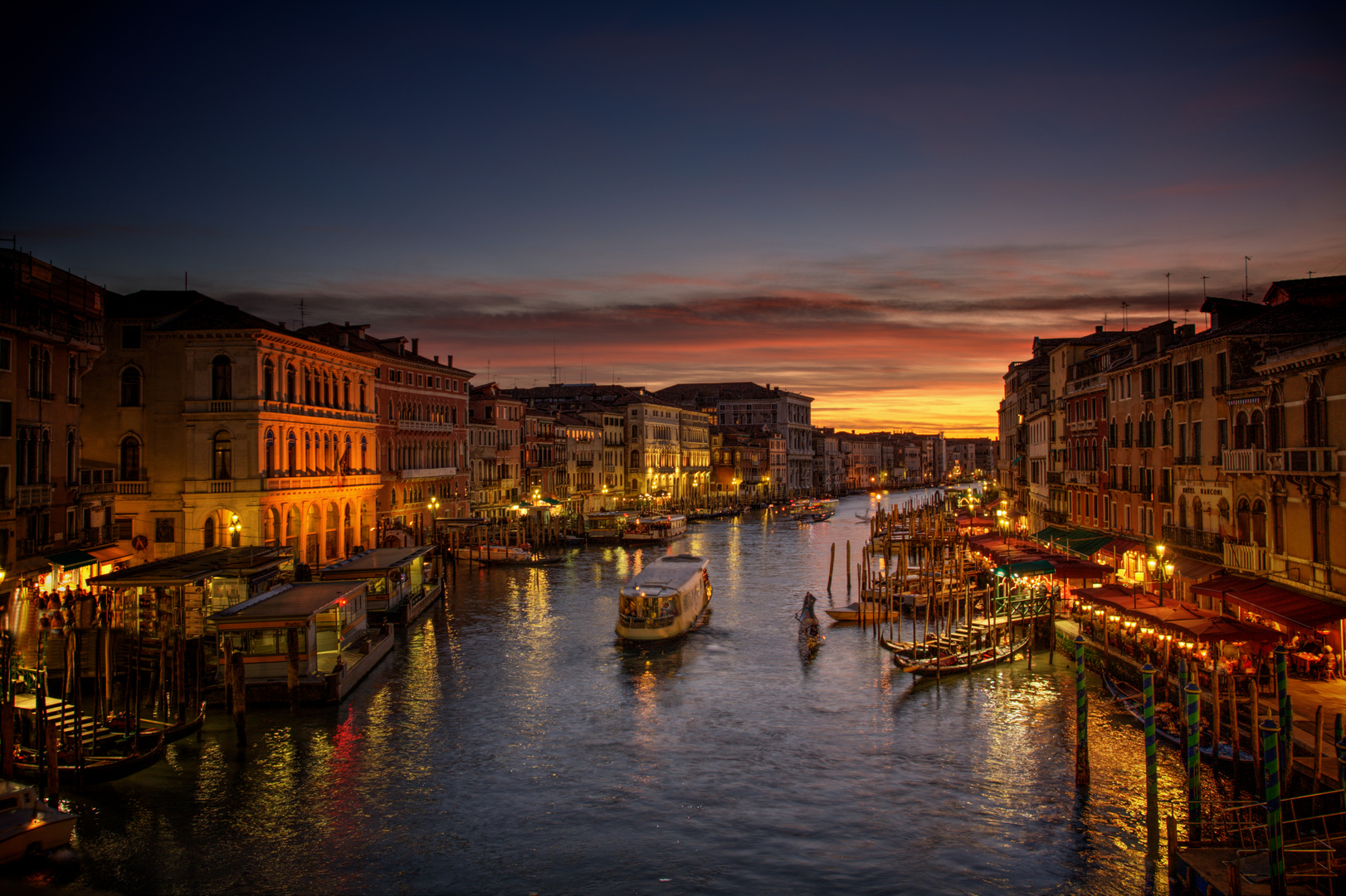 Canal Grande con Vaporetto