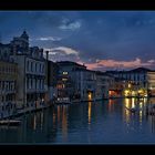 Canal Grande in der Dämmerung