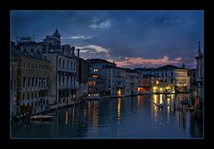 Canal Grande in der Dämmerung