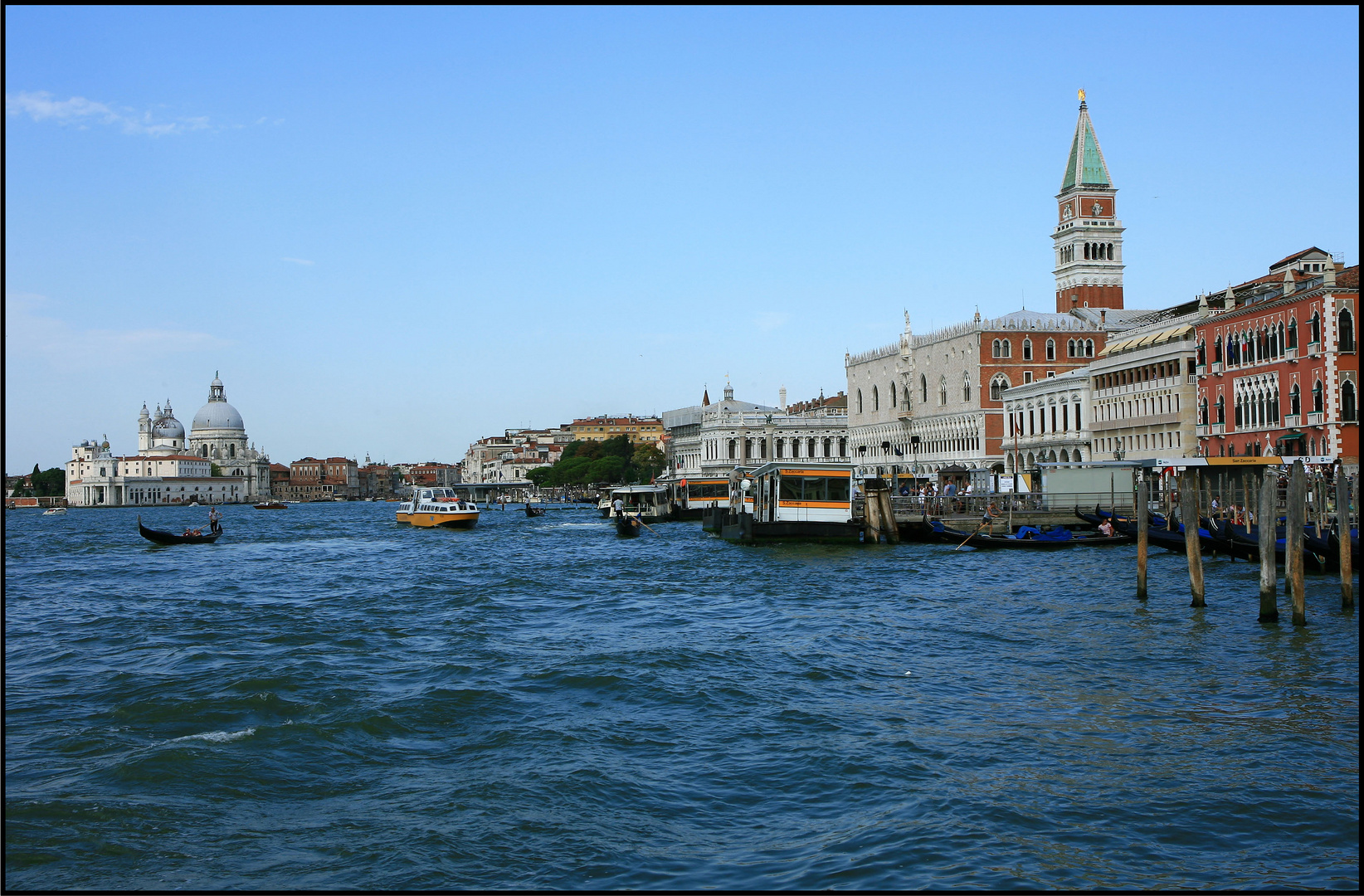 Canal Grande  mit Doggenpalast, Campanile San Marco rechts und Santa Maria della Salute links