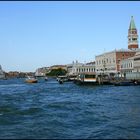 Canal Grande  mit Doggenpalast, Campanile San Marco rechts und Santa Maria della Salute links