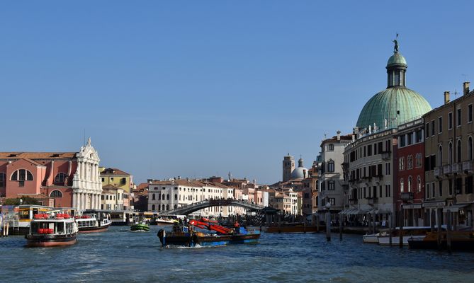 Canal Grande mit Ponte degli Scalzi 
