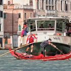 Canal Grande: Near miss