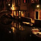 Canal Veneciano nocturno