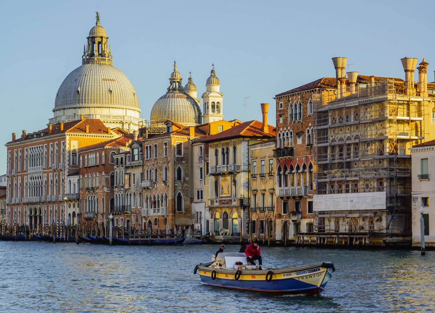 canale grande Abendsonne im Dezember