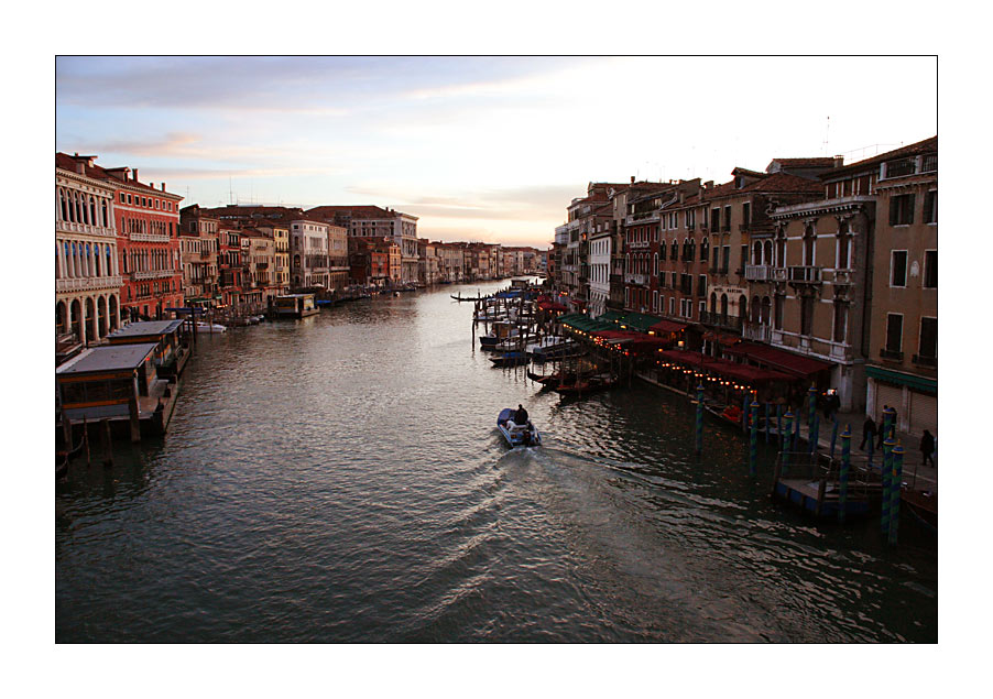 Canale Grande bei Dämmerung