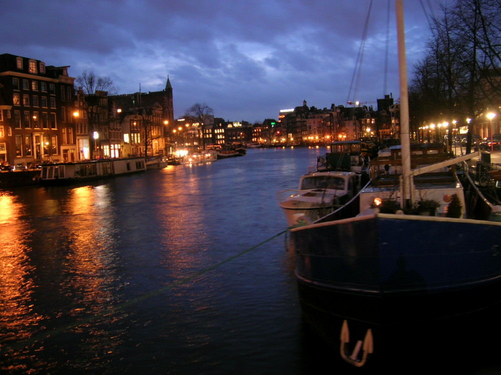 CANALES DE AMSTERDAM