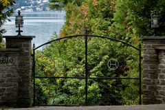 Cancello con vista lago