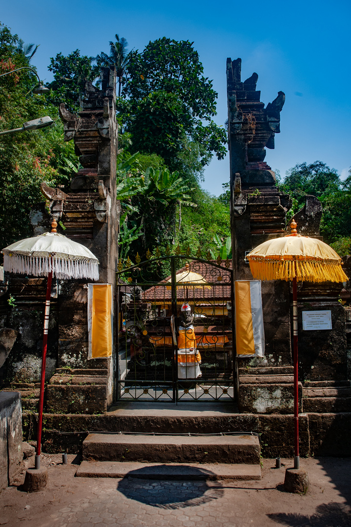 Candi Bentar gate to Pura Kerabanlangit