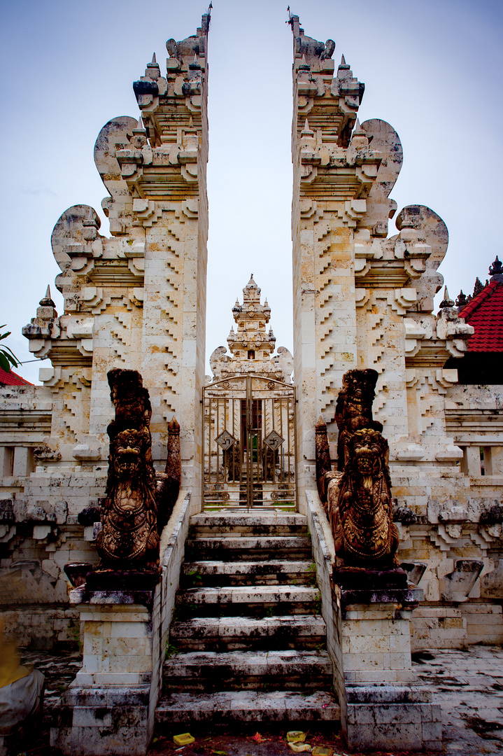 Candi Bentar of Pura Pangubengan