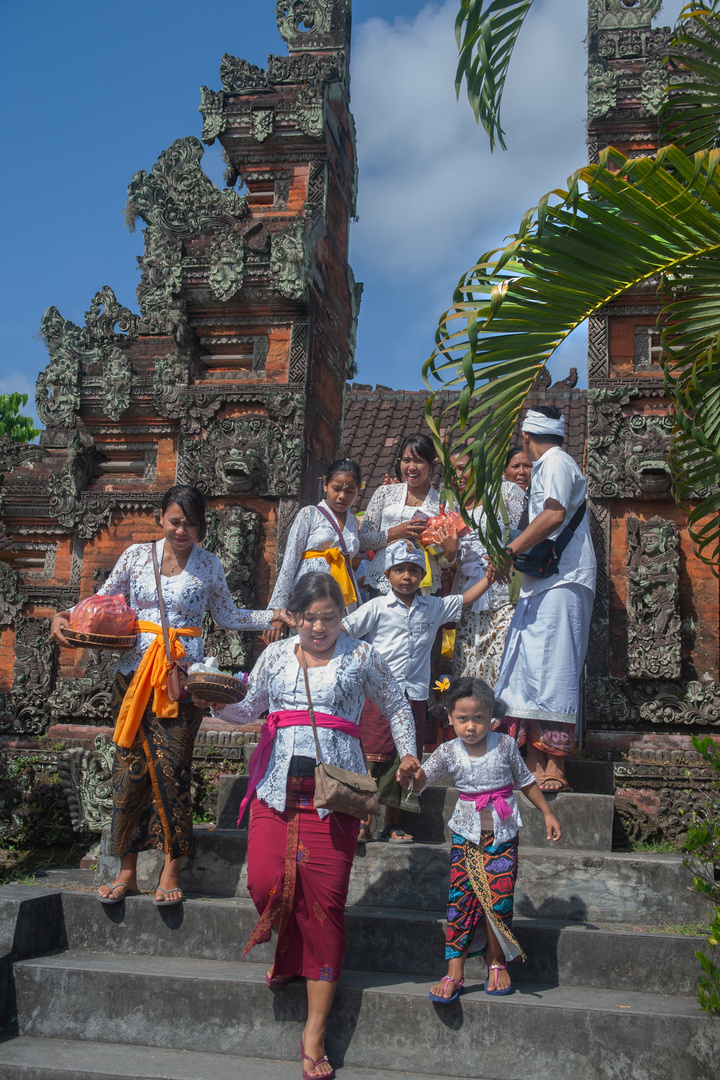 Candi Bentar to Pura Rambut Siwi