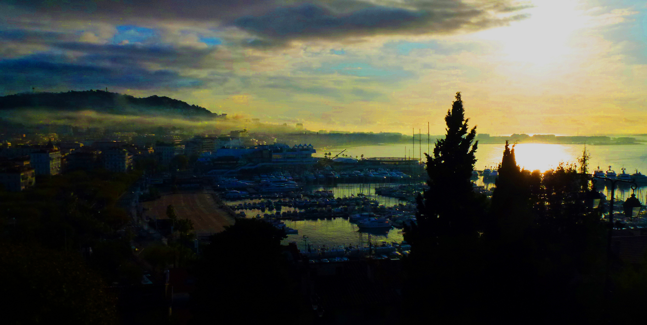 Cannes, Blick und Gedanken über eine Stadt an der Côte d'Azur