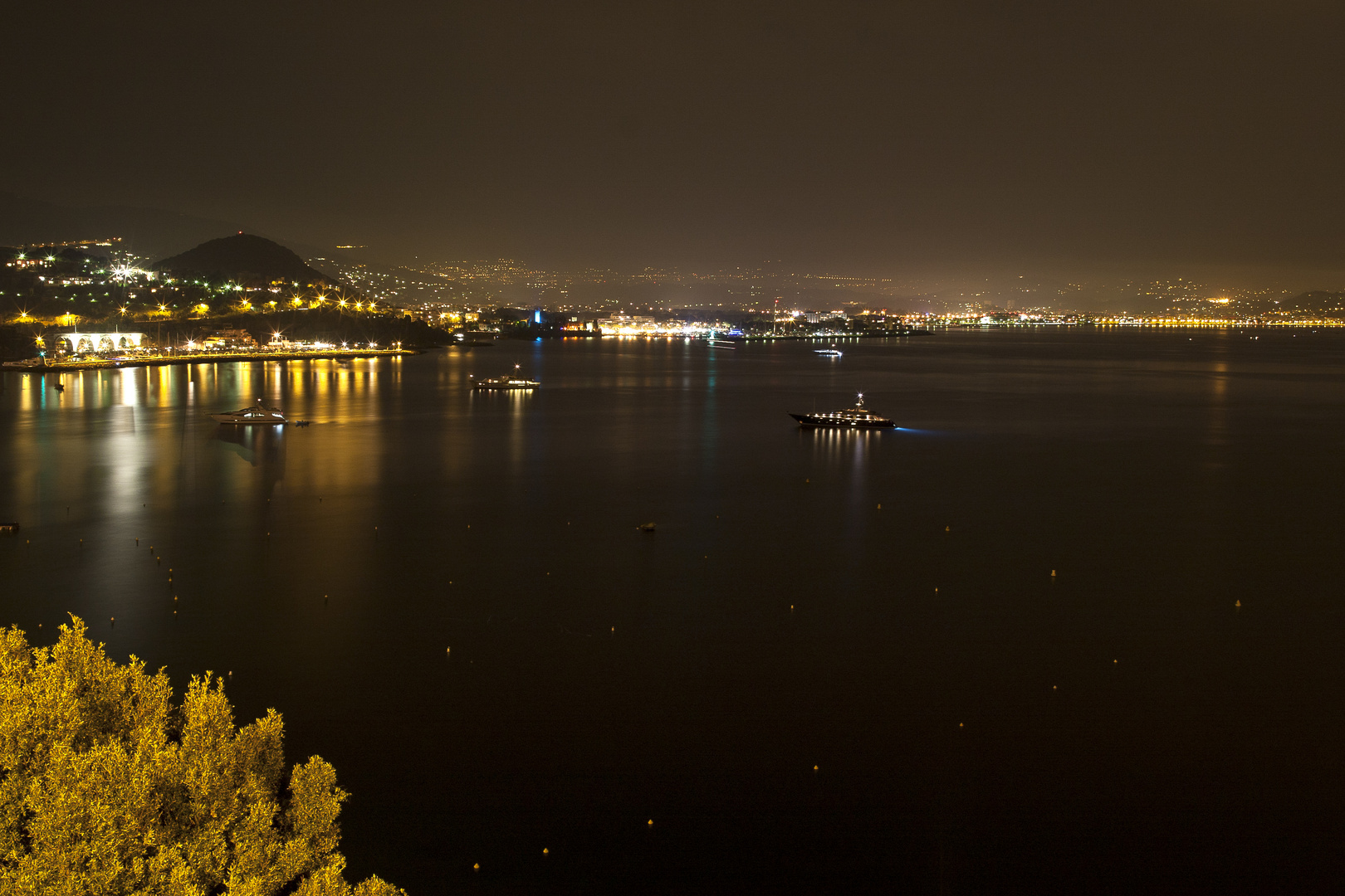 Cannes in der Nacht