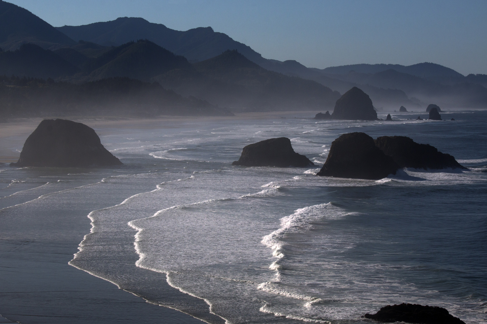 Cannon Beach Oregon im Morgenlicht