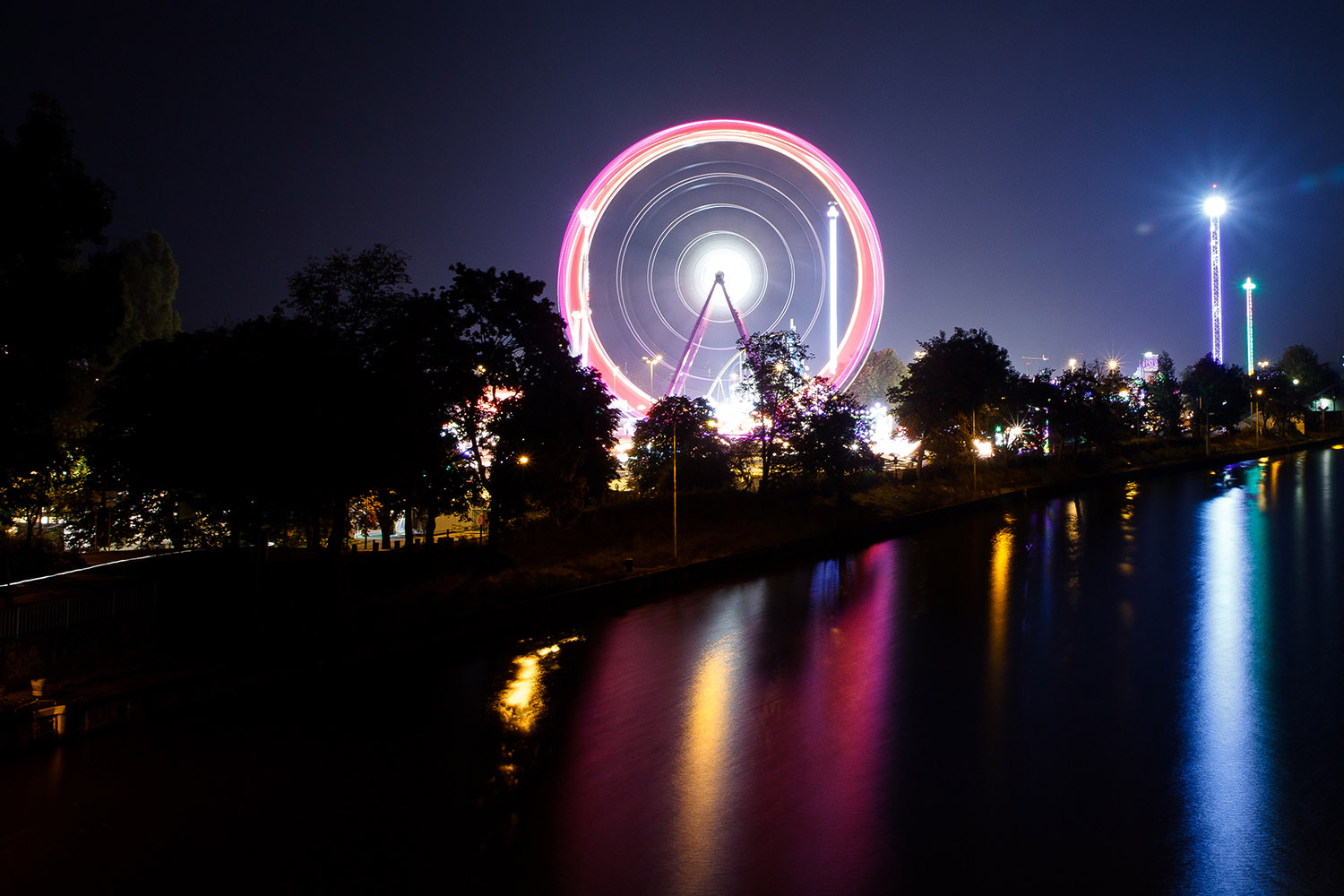 Cannstatter Volksfest bei Nacht