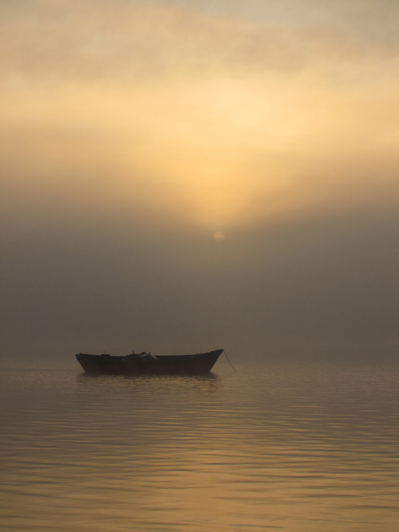 Canoa al Amanecer